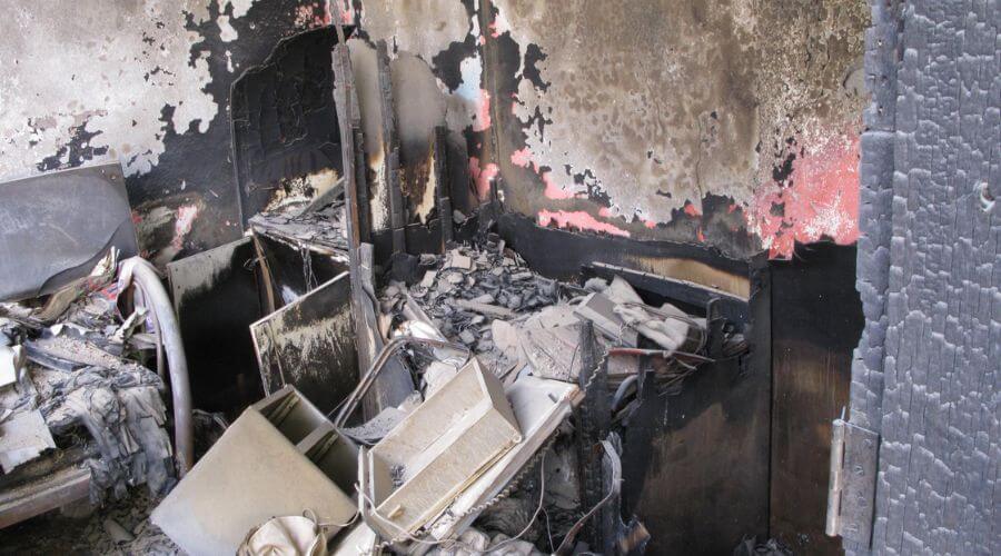 Why choose water damage cleanup for ceiling water damage repair in Fort Lauderdale